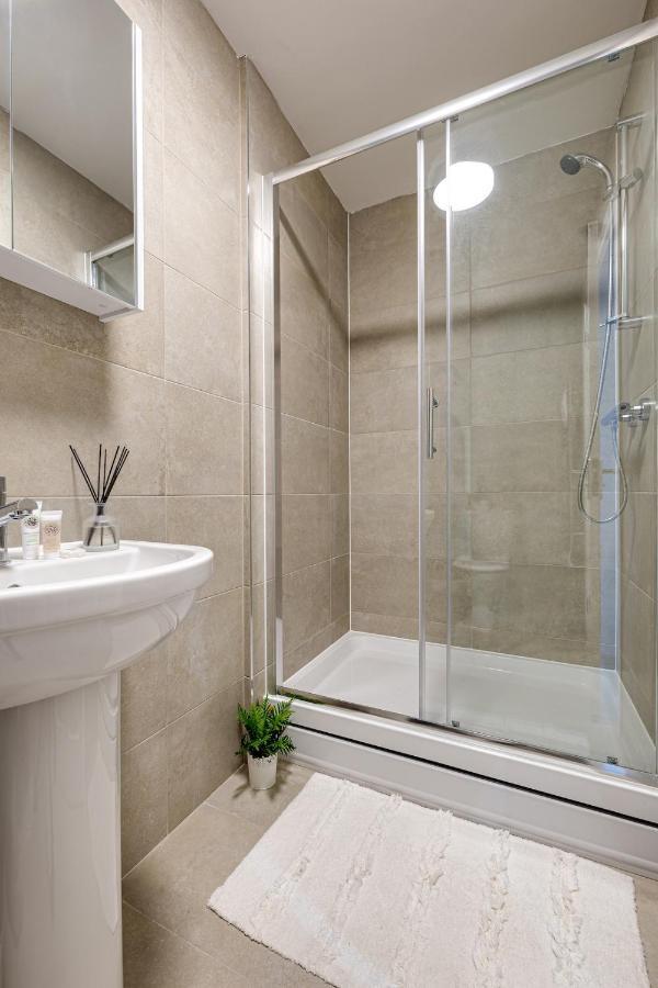 Top Floor Apartment With Private Balcony In Stockport Centre By Hass Haus Zewnętrze zdjęcie